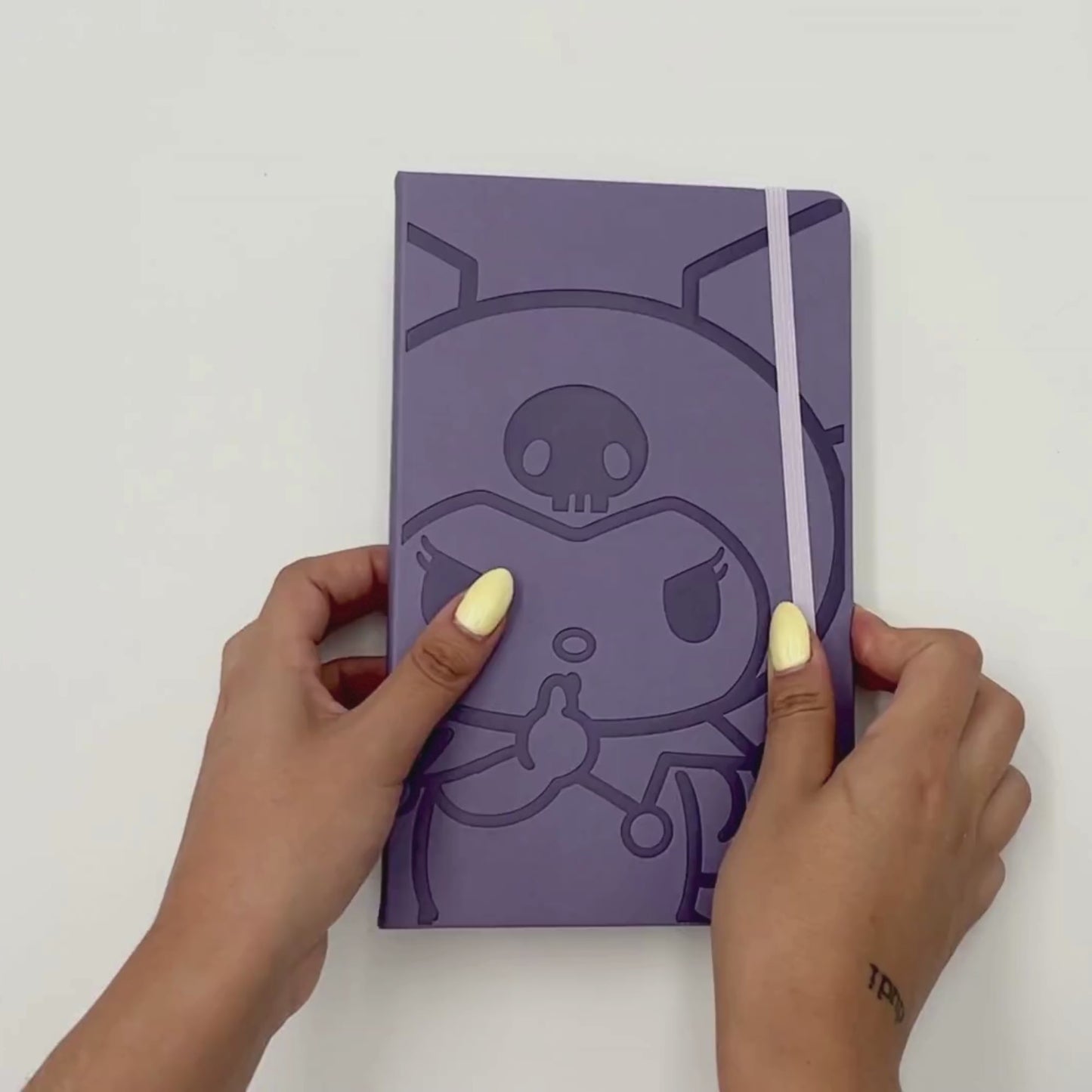 Cargar y reproducir el video en el visor de la galería, Libreta Sanrio Kuromi
