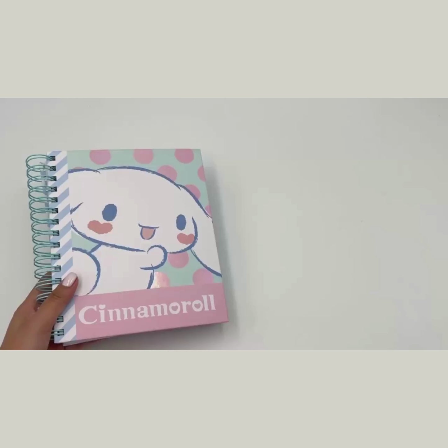 Cargar y reproducir el video en el visor de la galería, Cuaderno A5 Cinnamoroll modelo 1 rosado
