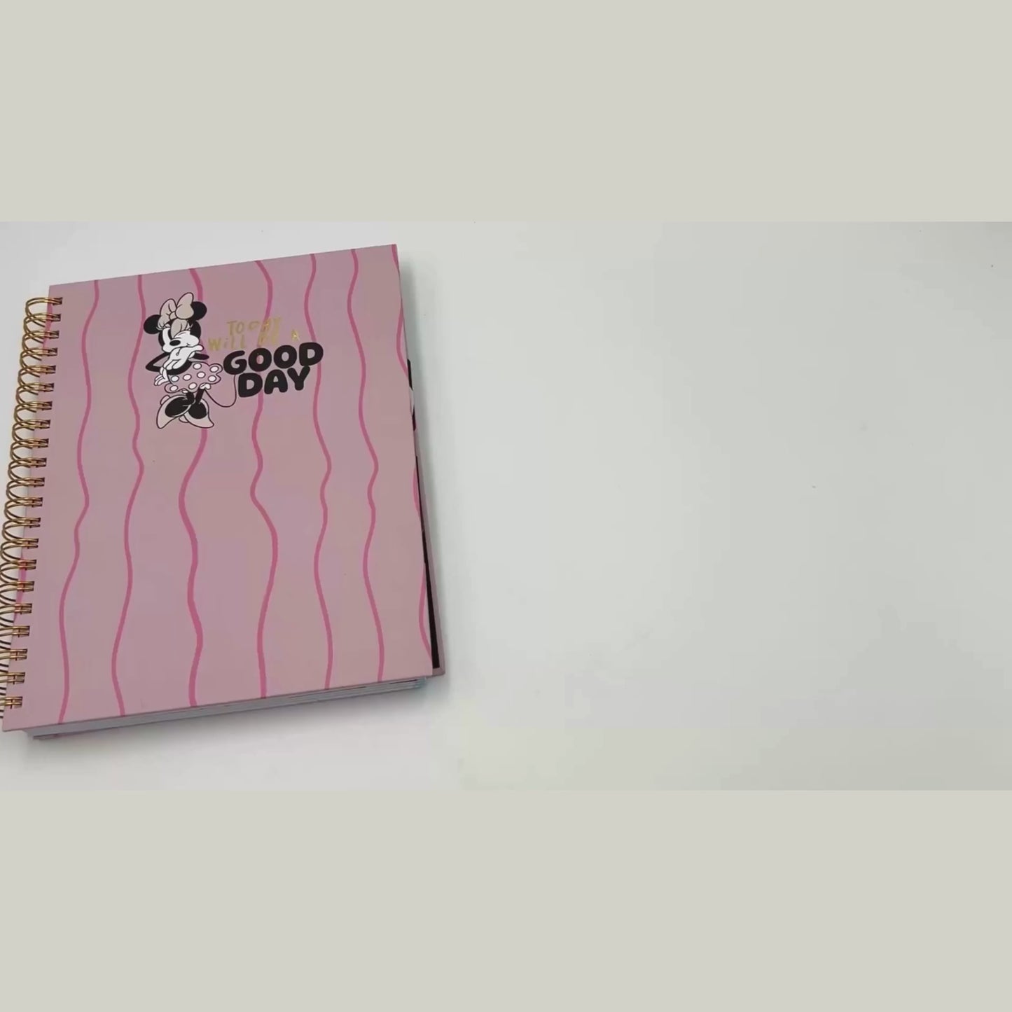Cargar y reproducir el video en el visor de la galería, Cuaderno A4 Disney minnie rosado con puntos

