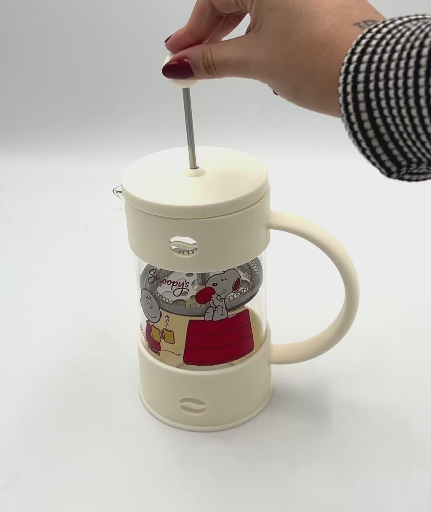 Cargar y reproducir el video en el visor de la galería, Cafetera prensa francesa Snoopy
